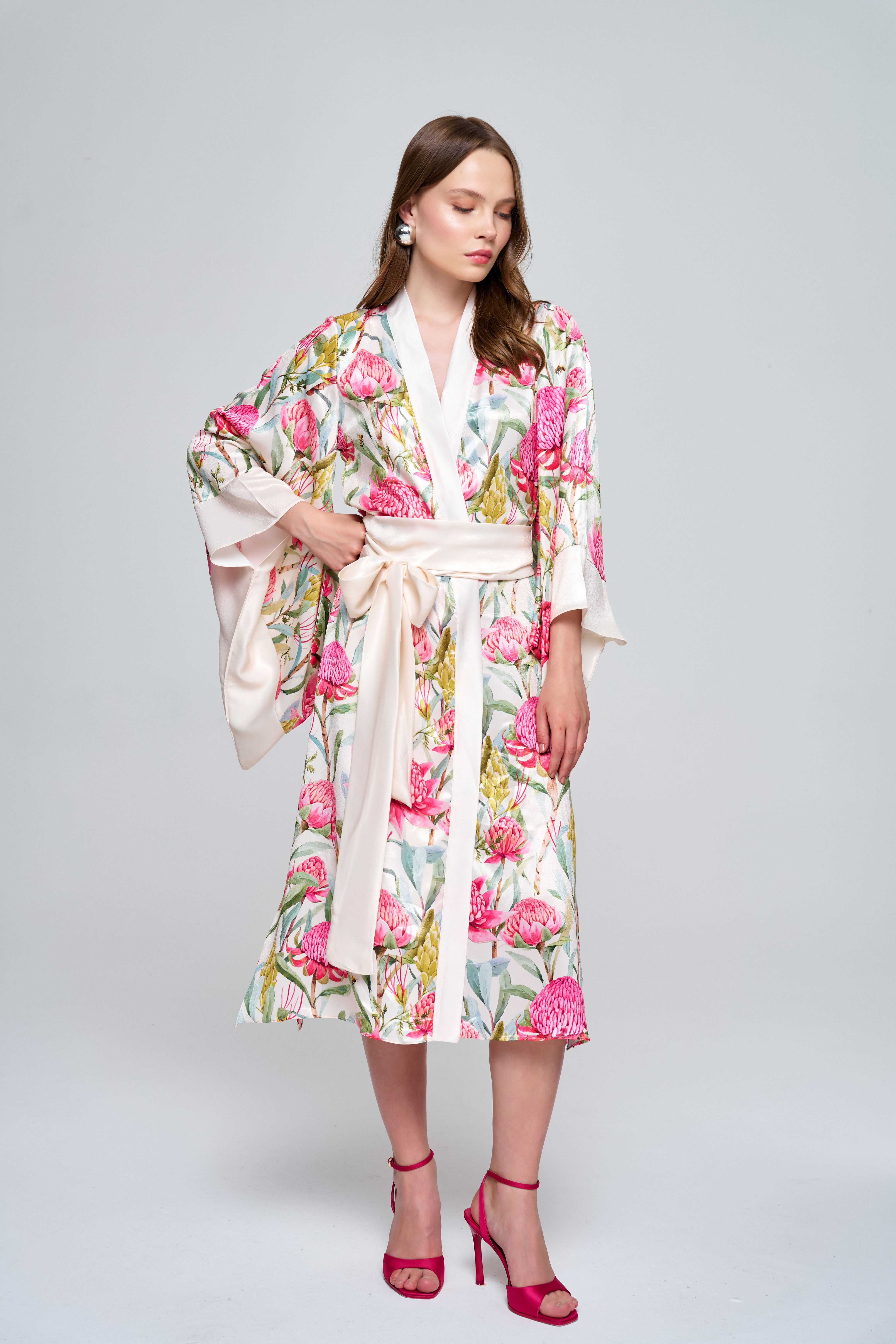 Saten çiçek desenli kimono