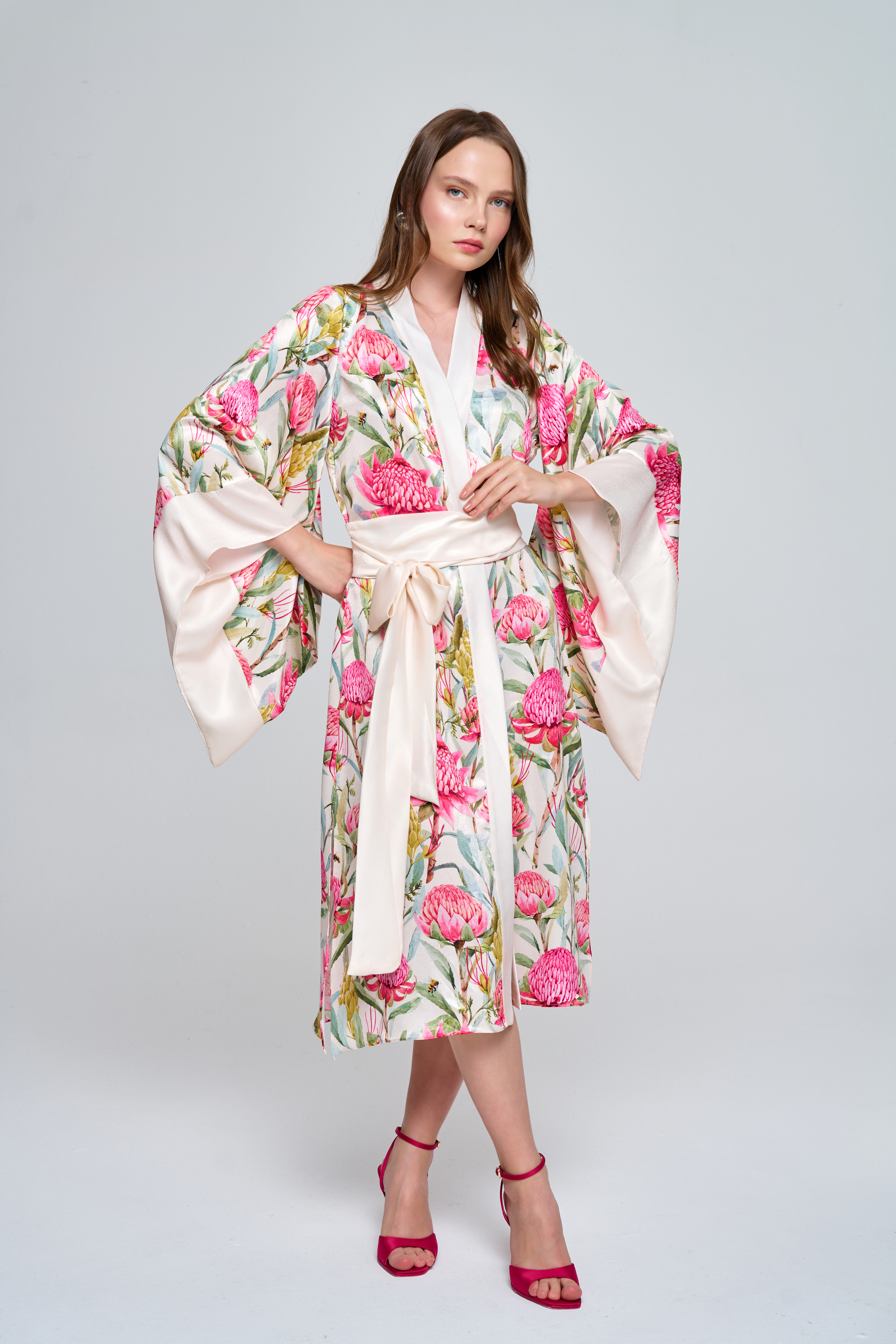 Saten çiçek desenli kimono