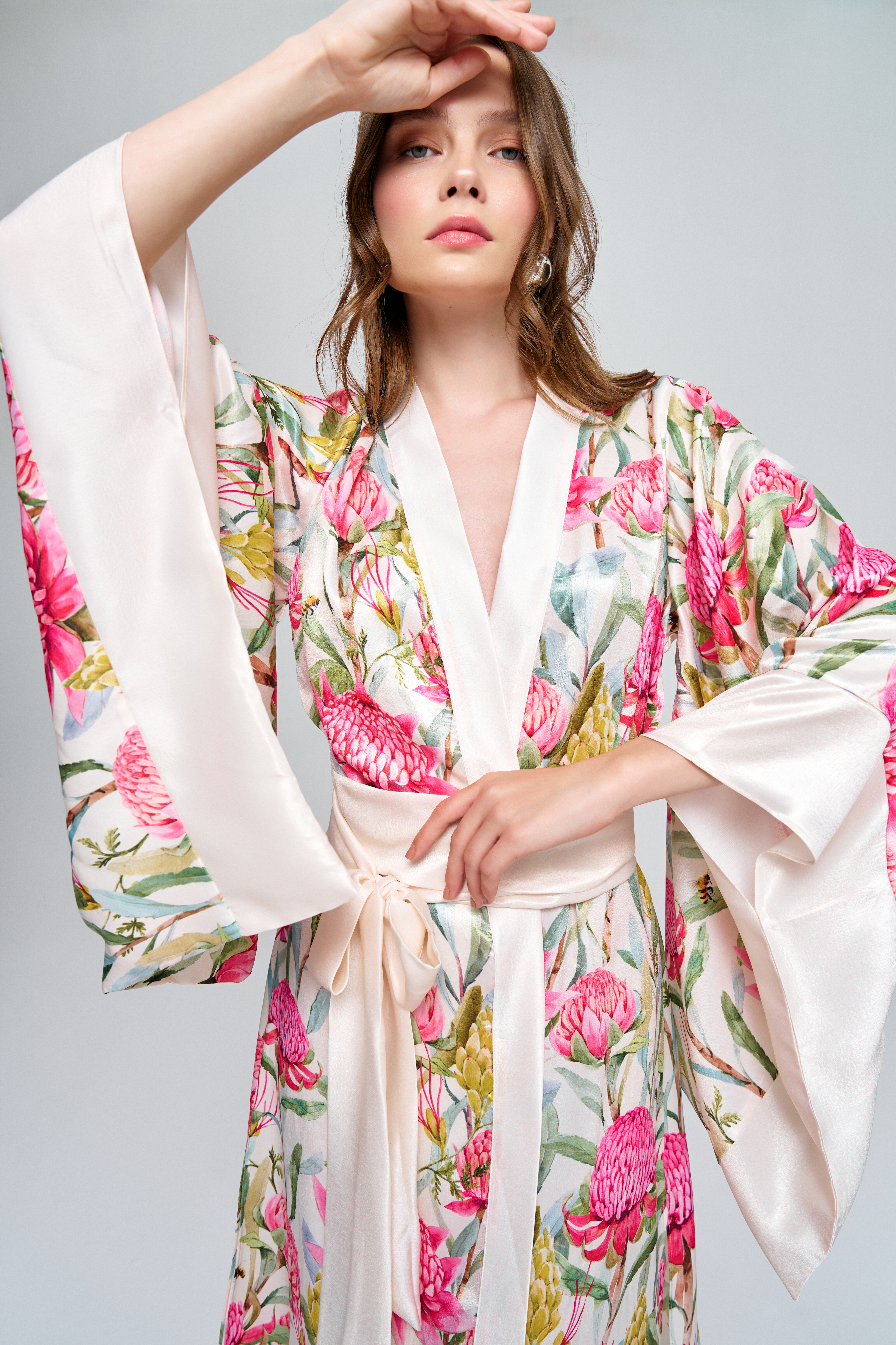 Saten çiçek desenli kimono