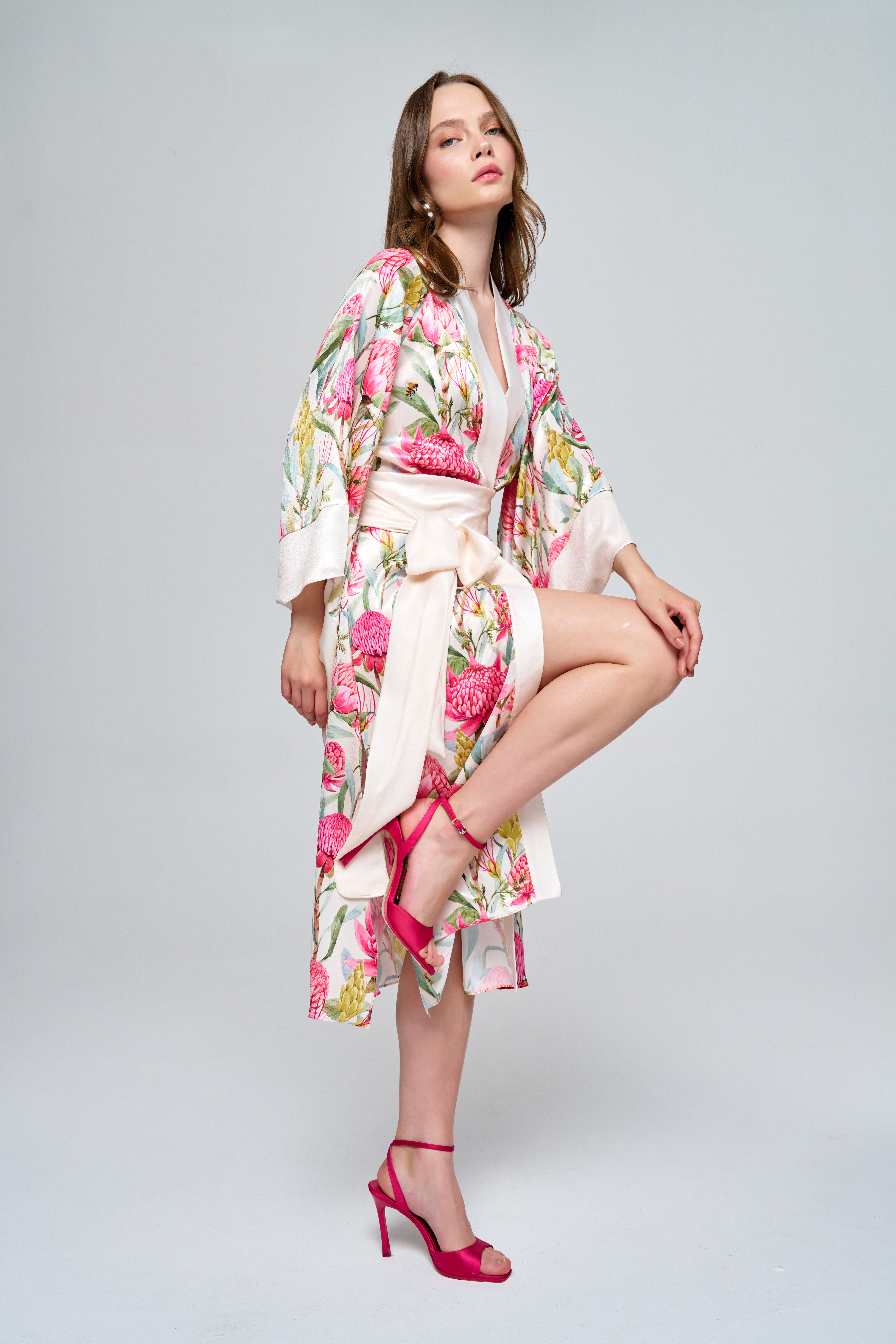 Saten çiçek desenli kimono